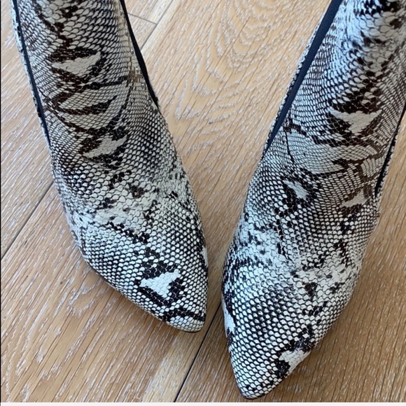 Chase + Chloe Studded Vegan Snake Booties NIB - Picture 9 of 9